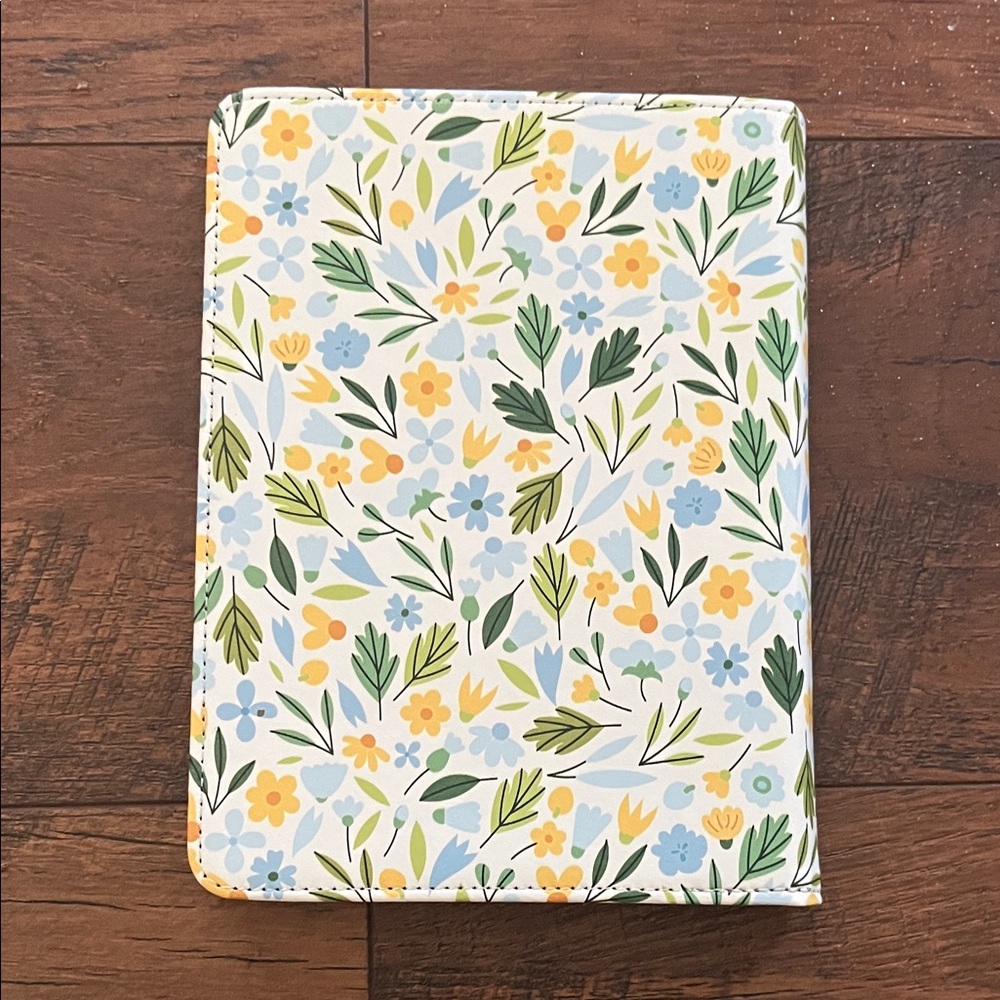 Floral Patterned Kindle Case - Picture 6 of 6
